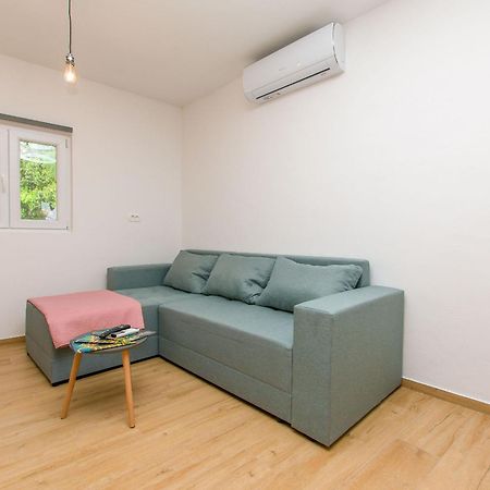 Apartment Petea Omiš Exterior foto