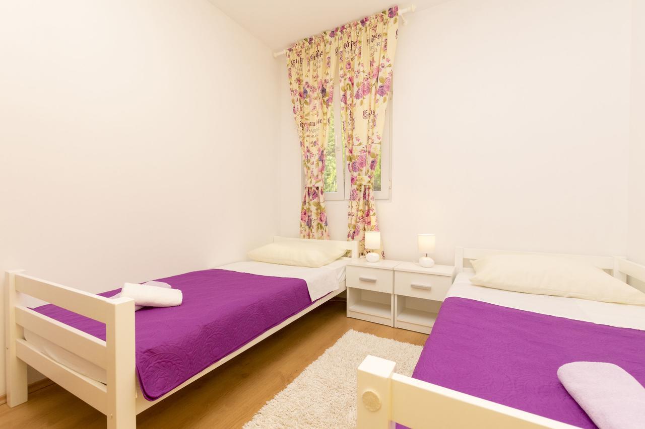Apartment Petea Omiš Exterior foto